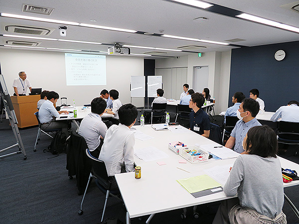 写真:コンプライアンス研修の様子